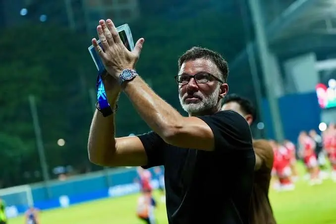 THABET Nóng: HLV Thái Lan và Singapore căng thẳng sau bán kết AFF Cup 2026